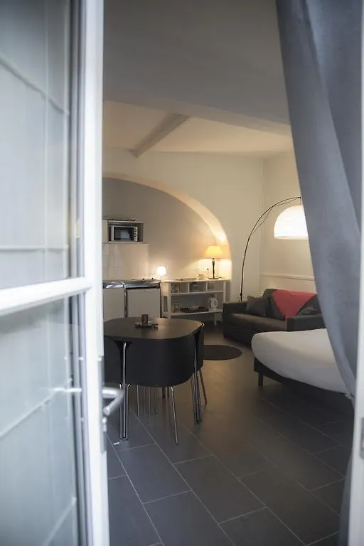 Bonaparte Studio Apartment Paris